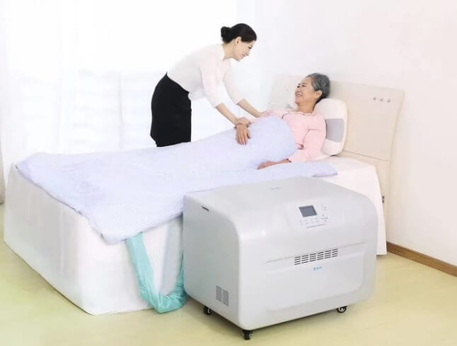 Medical Bed with Bidet Collect Urine and Defecate