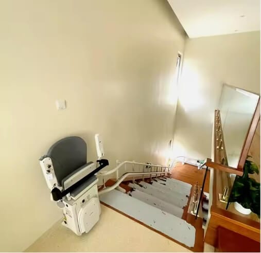 curved stair lift for elderly