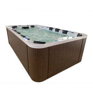 Hot Tub with Thermostatic Heating Bath
